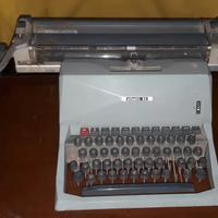 Antica Macchina da scrivere Olivetti 82 Vintage