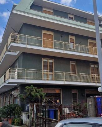 Appartamento di 195 m² con 4 locali e box auto a L