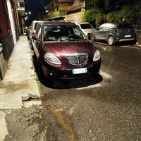 si vende la macchina 