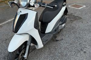 Piaggio Carnaby 300 cruiser