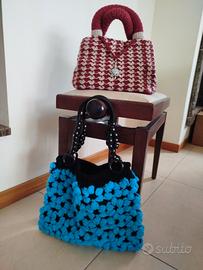 borse uncinetto cuoricini - fiori azzurri 