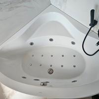 vasca idromassaggio angoloare