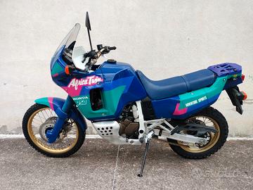 Africa Twin 1992 rd04 750