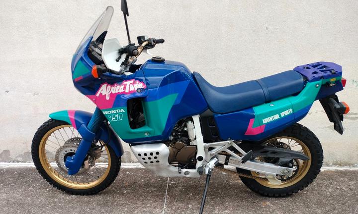 Africa Twin 1992 rd04 750