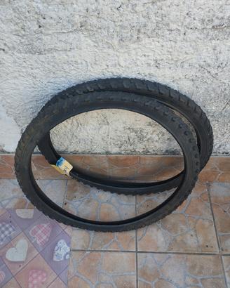 2 GOMME + 2CAMERE D'ARIA+2 CASCHI+1  CONTAKM BICI