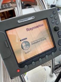 Raymarine 2 plotter cartografici, radar e gps