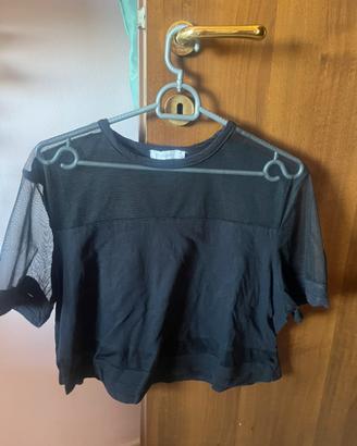 Maglietta croptop nera e trasparente