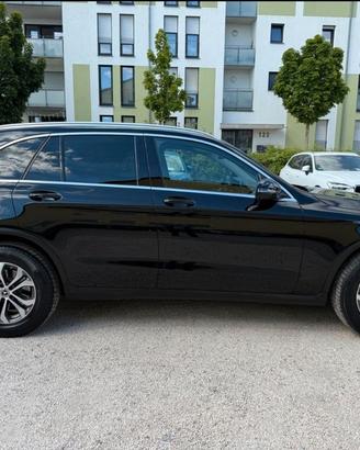 Mercedes Glc Nero km 95000 anno 2022