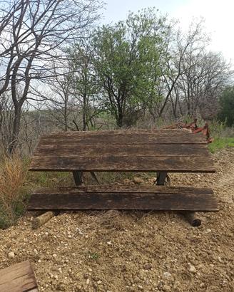 Tavolo da esterno tipo montagna