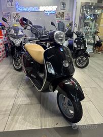 Piaggio Vespa 300 GTS tenuta in maniera eccellente