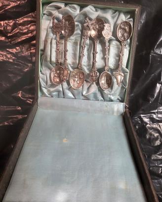 cucchiaini da collezione