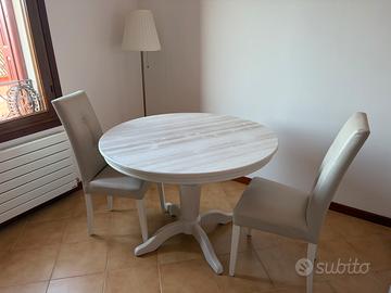 Tavolo e sedie