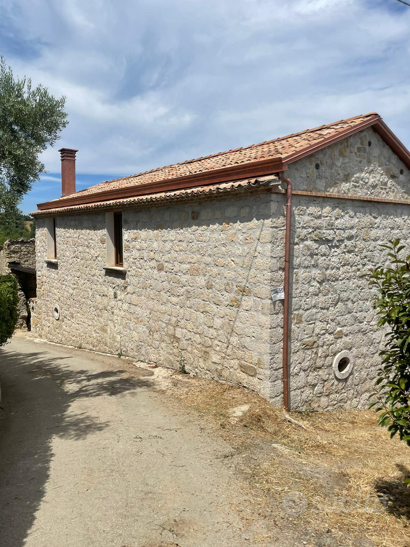 Casale con terreno - Vista 2