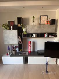 Parete attrezzata moderna effetto cemento – tv