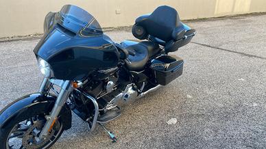 Harley davidson street glide