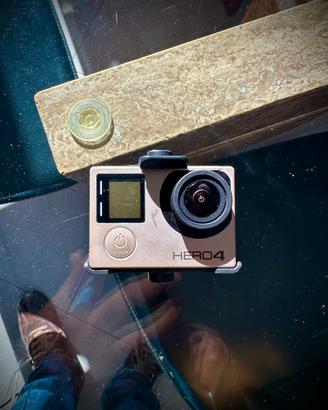 GoPro 4 Hero Silver con bracket per moto + batt.