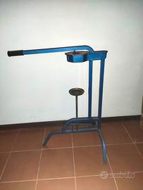 Tappatrice a Tre Piedi a Leva per Tappi Sughero