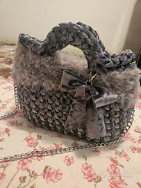 borsa fatta a mano da me stessa molto bella e capi