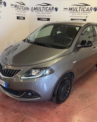 Lancia Ypsilon 1.0 FireFly 5P Hybrid Silver