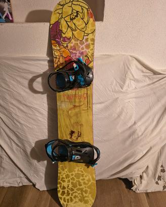 tavola snowboard completa di attacchi 