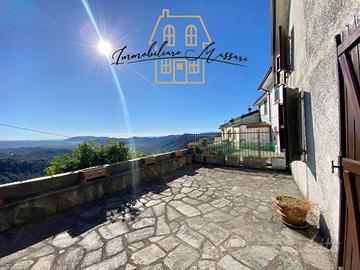 Appartamento di 250 m² con più di 5 locali e posto