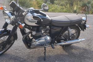 Triumph Bonneville - 2011