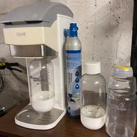 Distributore acqua con gasatore e luce battericida