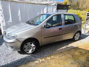 fiat punto 1.2 benzina. trattabile 