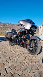 Harley-davidson CVO Street Glide FLHXSE