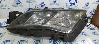 SEAT LEON 2018 - FARO ANTERIORE SINISTRO
