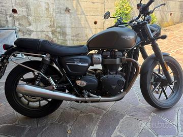 Triumph Street Twin