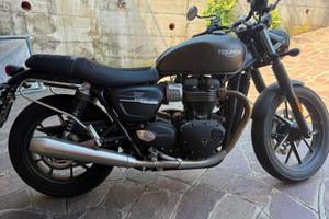 Triumph Street Twin