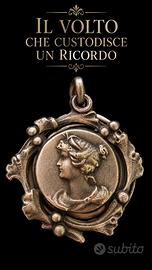 Antico gioiello da chatelaine porta foto liberty