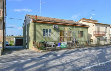 CASA SEMINDIPENDENTE A VIGARANO MAINARDA