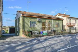 CASA SEMINDIPENDENTE A VIGARANO MAINARDA