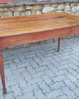 Tavolo in noce dell'800 emiliano