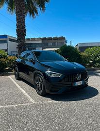 GLA 200d 4matic premium black edition