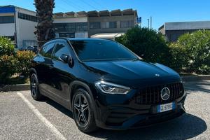 GLA 200d 4matic premium black edition