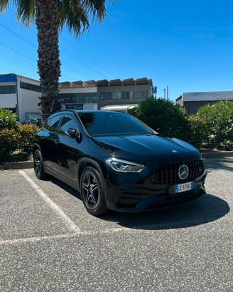 GLA 200d 4matic premium black edition
