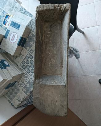 Madia antica in legno