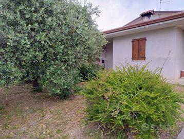 Villetta indipendente in zona residenziale