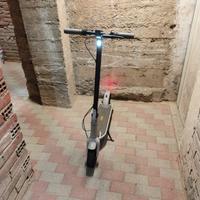 monopattino Segway Ninebot G30LE