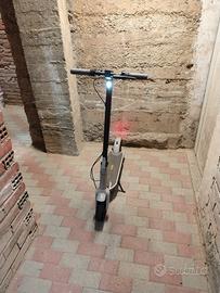 monopattino Segway Ninebot G30LE