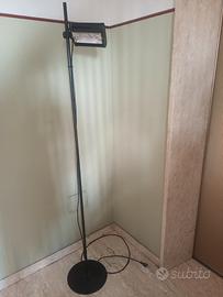 Lampada da terra alogena orientabile