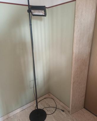 Lampada da terra alogena orientabile