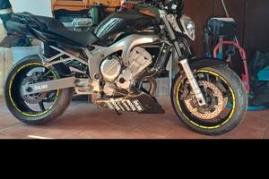 YAMAHA FZ6 