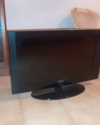 TV Samsung 32" con decoder digitale terrestre