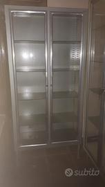 N. 1 armadio per medicinali in acciaio con dp ante