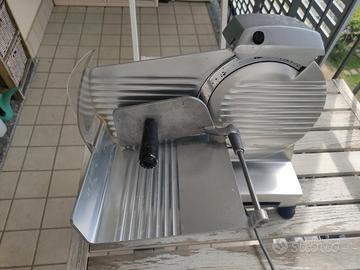 cod 14 - affettatrice manuale essedue 220