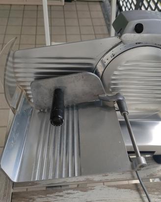 cod 14 - affettatrice manuale essedue 220